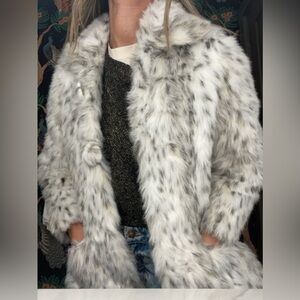 Faux Fur leopard print  coat